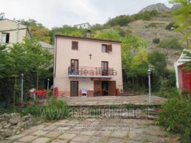 Villetta indipendente in vendita di 116 m² in Via della Fonte