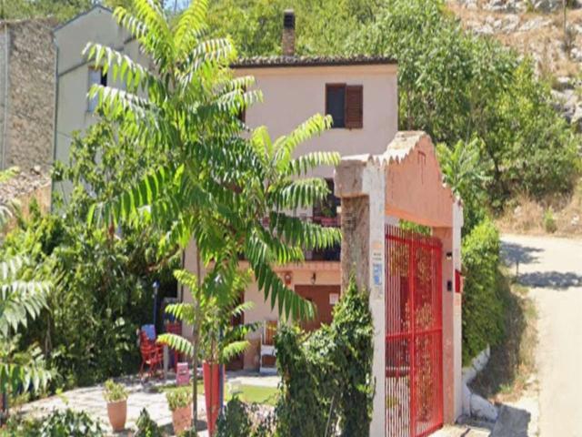 Villetta indipendente in vendita di 117 m² in Via della Fonte