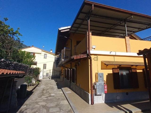 Villetta indipendente in vendita di 118 m² in Frazione Crotte, 14