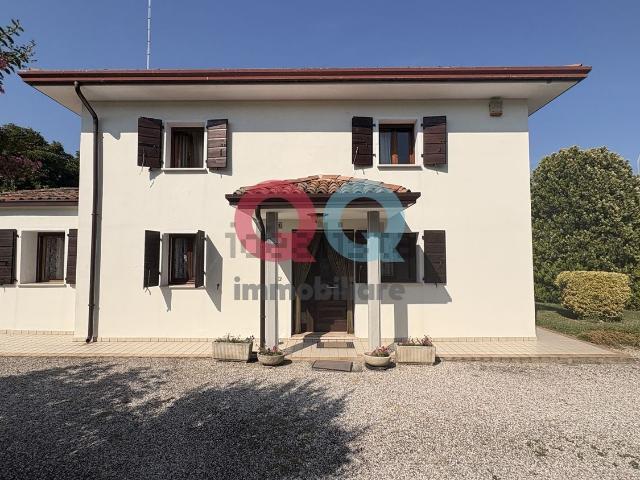 Villetta indipendente in vendita di 119 m² in Via Bassie, 14