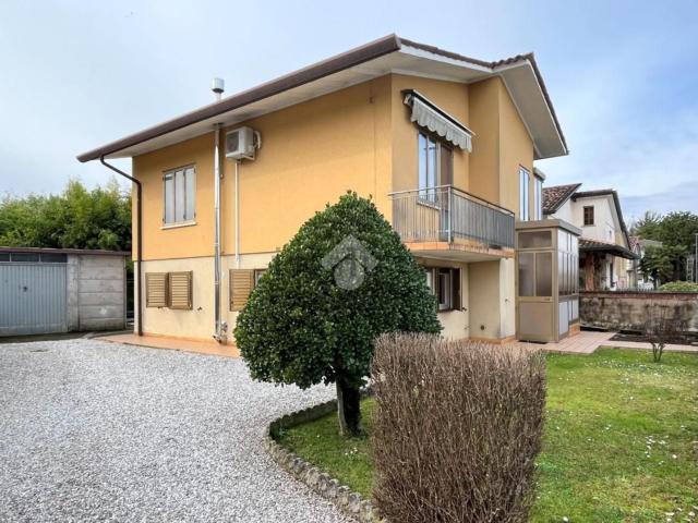 Villetta indipendente in vendita di 119 m² in Via Duca D&apos Aosta, 14