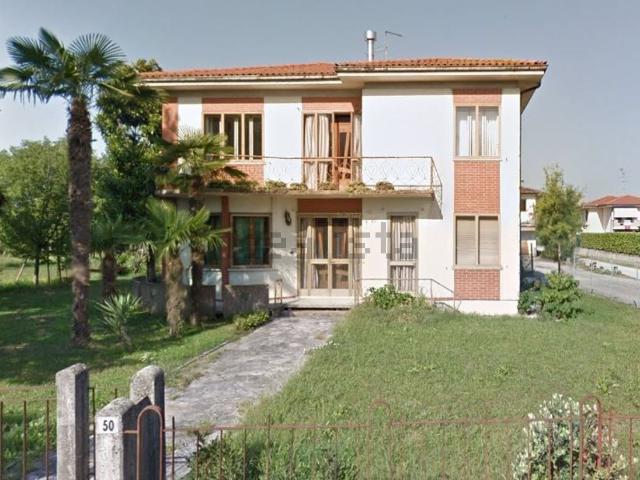 Villetta indipendente in vendita di 1200 m² in Via IV Novembre, 50