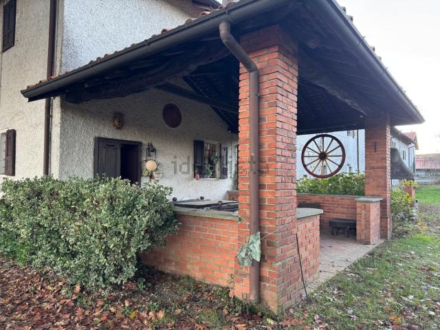 Villetta indipendente in vendita di 1200 m² in Via Tornavento