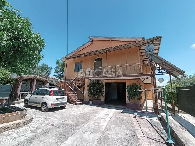 Villetta indipendente in vendita di 120 m² in Via Colle Perino