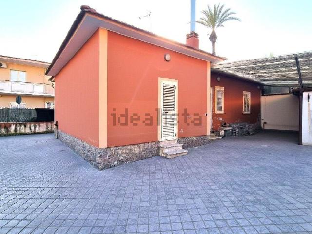 Villetta indipendente in vendita di 120 m² in Via Cosenza