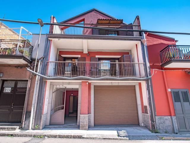 Villetta indipendente in vendita di 120 m² in Via Canonico Renna, 125