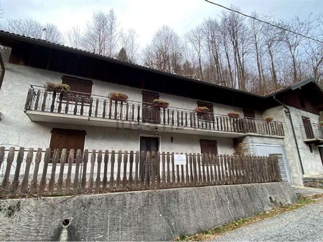 Villetta indipendente in vendita di 120 m² in Via Crealla
