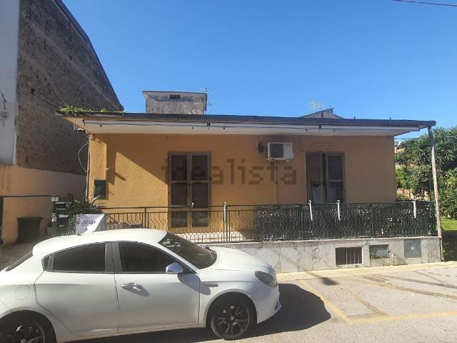 Villetta indipendente in vendita di 120 m² in Via Alcide de Gasperi
