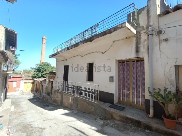 Villetta indipendente in vendita di 120 m² in Via Gela, 22