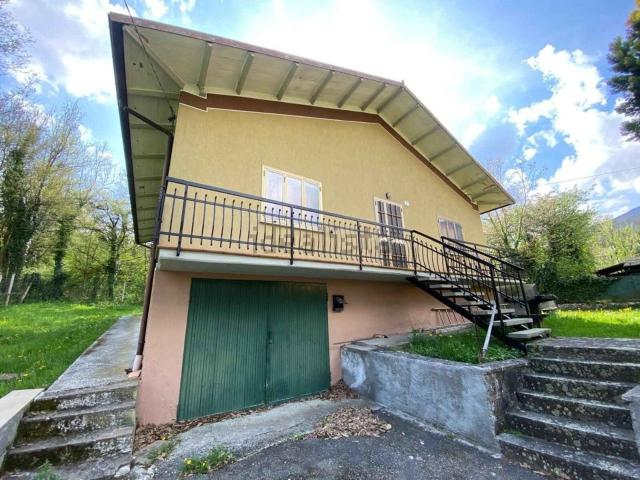 Villetta indipendente in vendita di 120 m² in Via Giarola