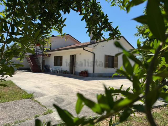 Villetta indipendente in vendita di 120 m² in Via D&apos Aquino