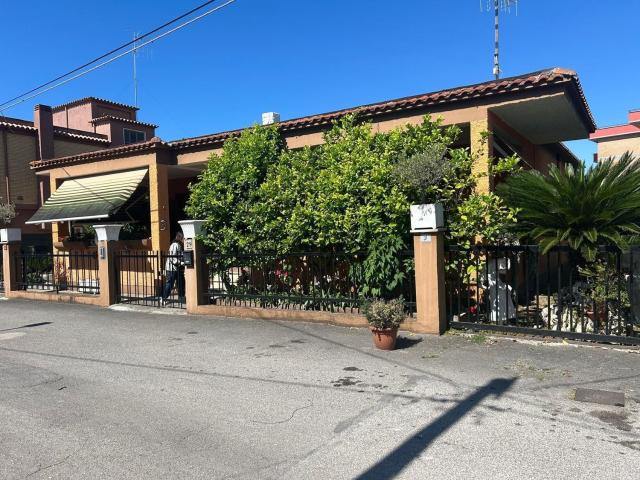 Villetta indipendente in vendita di 120 m² in Via del Giaggiolo, 21