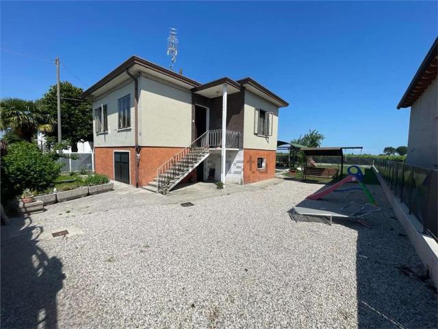 Villetta indipendente in vendita di 120 m² in Via della Chiesa, 1