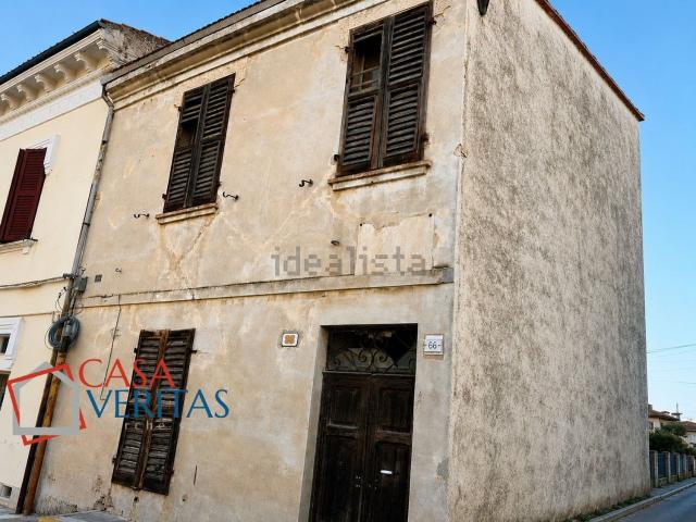 Villetta indipendente in vendita di 120 m² in Via Fratelli Cairoli, 66