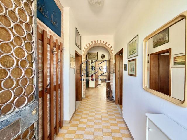 Villetta indipendente in vendita di 120 m² in Via Luciano Laurana