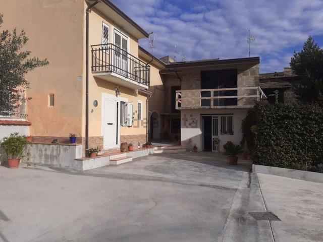 Villetta indipendente in vendita di 120 m² in Via Mazzini