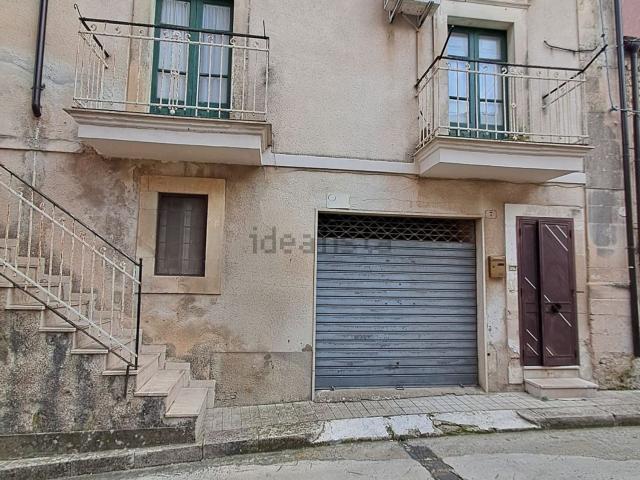Villetta indipendente in vendita di 120 m² in Via Manzoni
