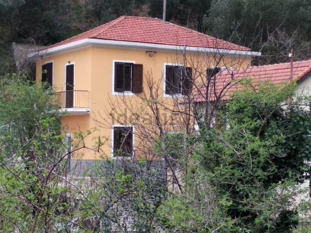 Villetta indipendente in vendita di 120 m² in Via Mezzalunga