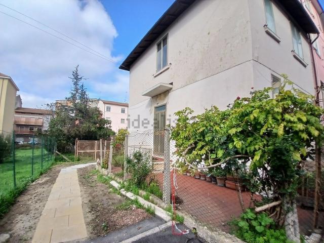 Villetta indipendente in vendita di 120 m² in Via Pasubio