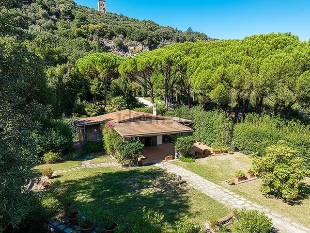 Villetta indipendente in vendita di 120 m² in Via PROVINCIALE PER PORTO ERCOLE