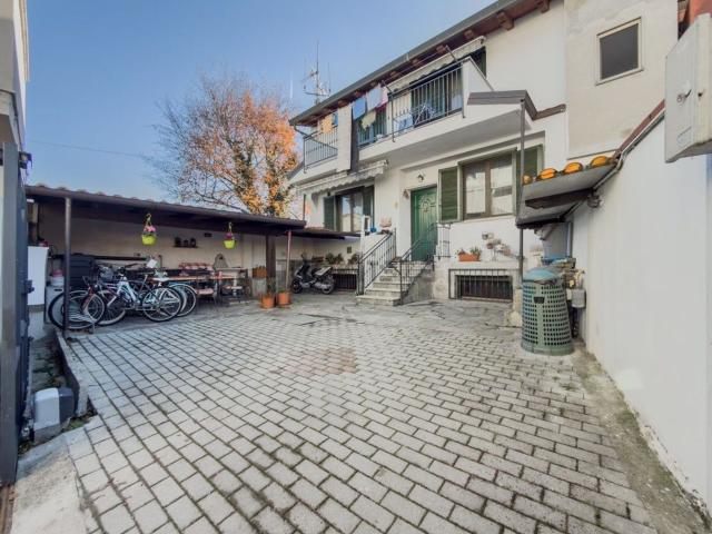 Villetta indipendente in vendita di 120 m² in Via Romentino, 10