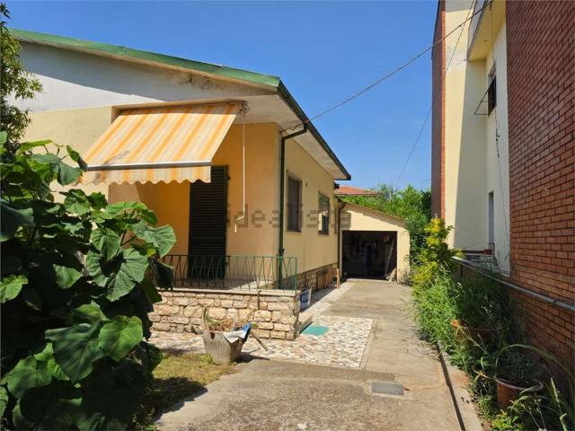 Villetta indipendente in vendita di 120 m² in Via Trento