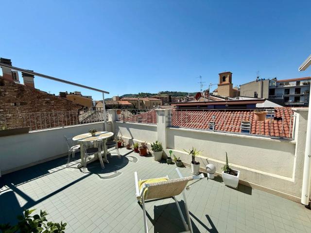 Villetta indipendente in vendita di 120 m² in Via Volturno, 42
