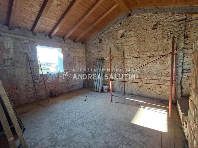 Villetta indipendente in vendita di 120 m² in Via Valdera