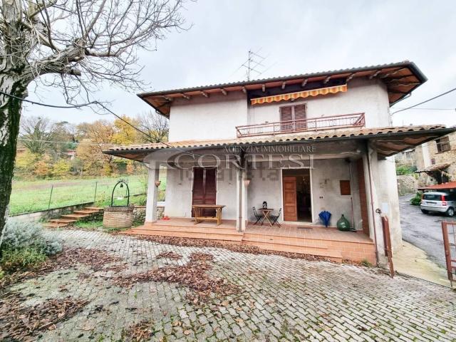 Villetta indipendente in vendita di 120 m² in Via Vetulonia