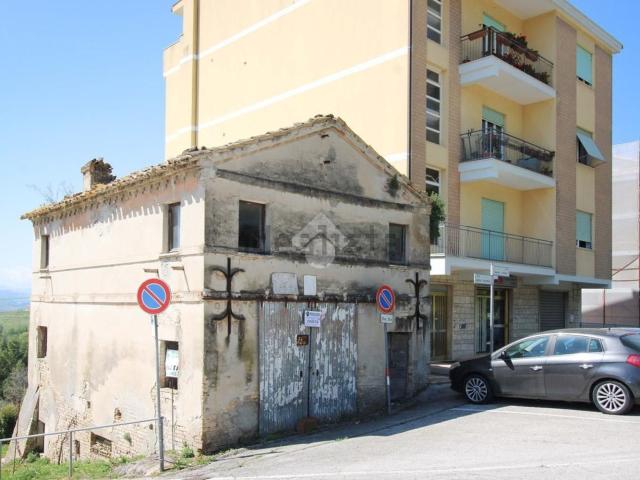 Villetta indipendente in vendita di 120 m² in Viale Trento Nunzi, 2