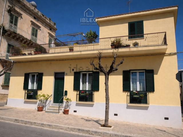 Villetta indipendente in vendita di 120 m² in Corso Vittorio Emanuele, 33