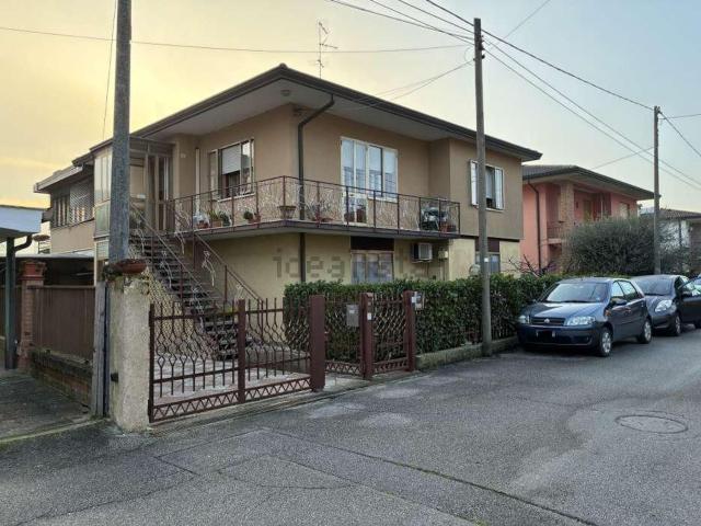 Villetta indipendente in vendita di 121 m² in Via Santa Caterina, 7