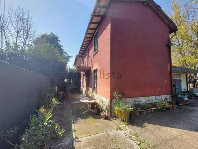 Villetta indipendente in vendita di 121 m² in Via Stradelli Guelfi, 4