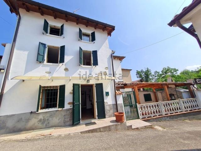 Villetta indipendente in vendita di 122 m² in Frazione Frenzo
