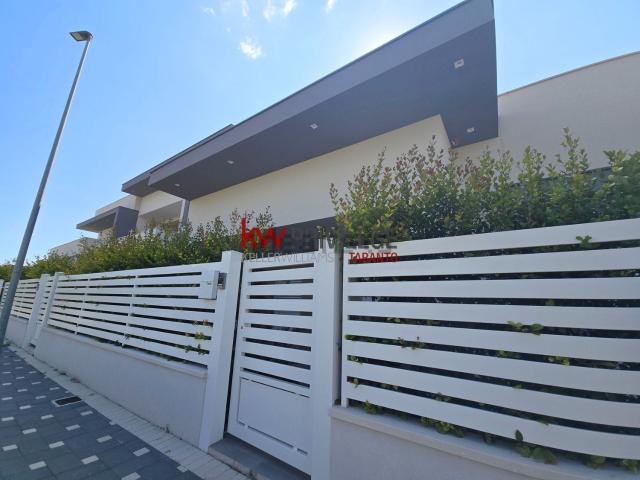 Villetta indipendente in vendita di 123 m² in Via Delfini, 12