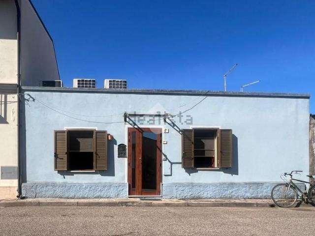 Villetta indipendente in vendita di 123 m² in Via Emilia, 13