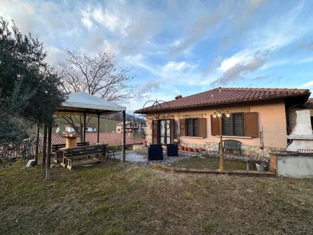 Villetta indipendente in vendita di 123 m² in Frazione Baiano