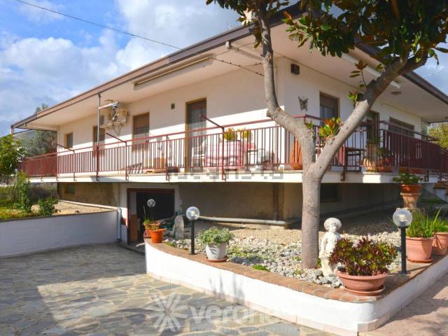 Villetta indipendente in vendita di 124 m² in Contrada Perazza, 104