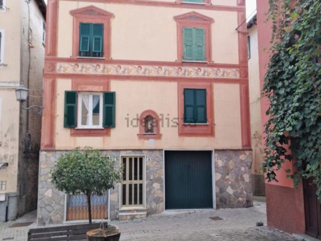 Villetta indipendente in vendita di 124 m² in Piazza Fieschi, 16