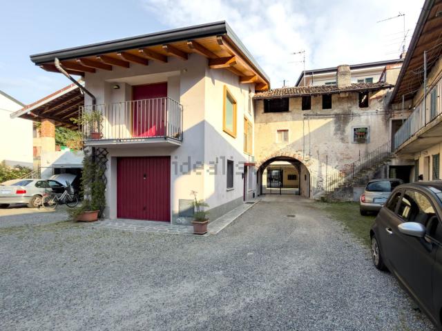 Villetta indipendente in vendita di 125 m² in Via Achille Piazzi