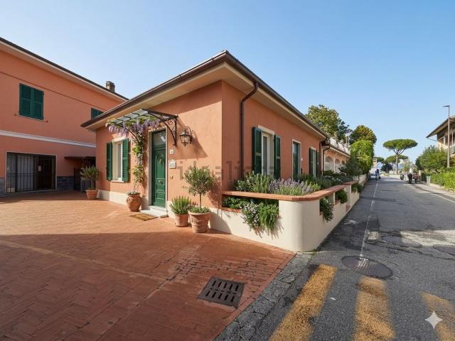 Villetta indipendente in vendita di 125 m² in Via del Mare, 44