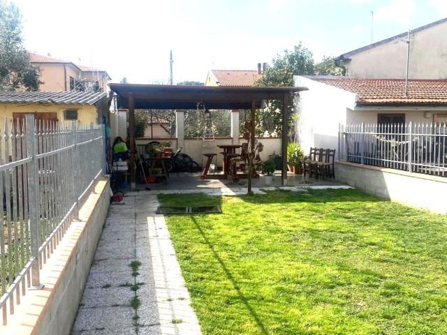 Villetta indipendente in vendita di 125 m² in Via delle Lenze