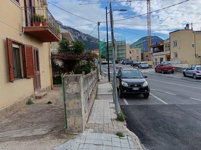 Villetta indipendente in vendita di 125 m² in Via la Marmora