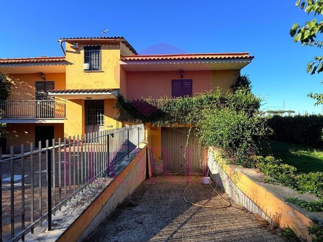 Villetta indipendente in vendita di 126 m² in Via Gigi Ghirotti