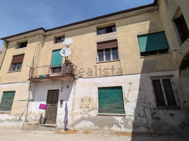 Villetta indipendente in vendita di 126 m² in Via Francesco Crispi