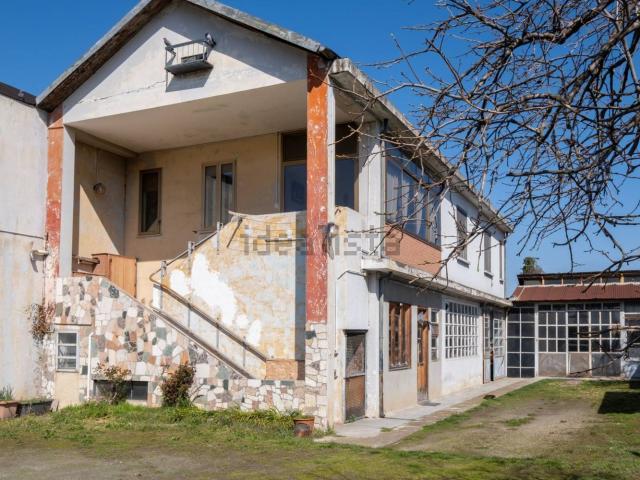 Villetta indipendente in vendita di 126 m² in Corso Alcide de Gasperi, 36