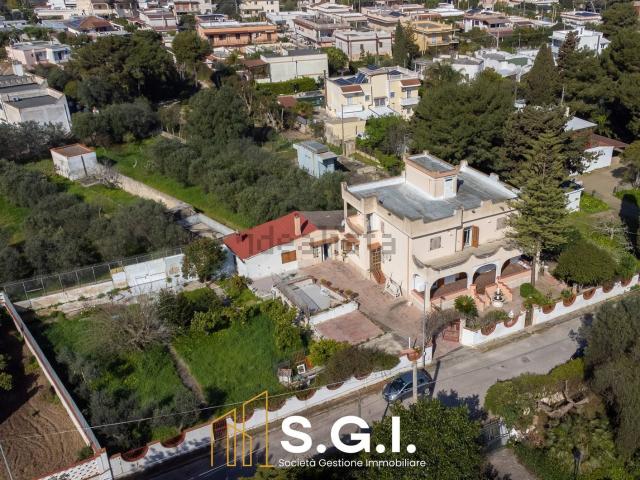 Villetta indipendente in vendita di 1275 m² in Via Girasoli, 266