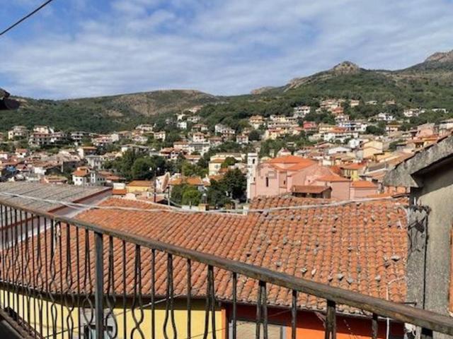 Villetta indipendente in vendita di 127 m² in Via della Rocca