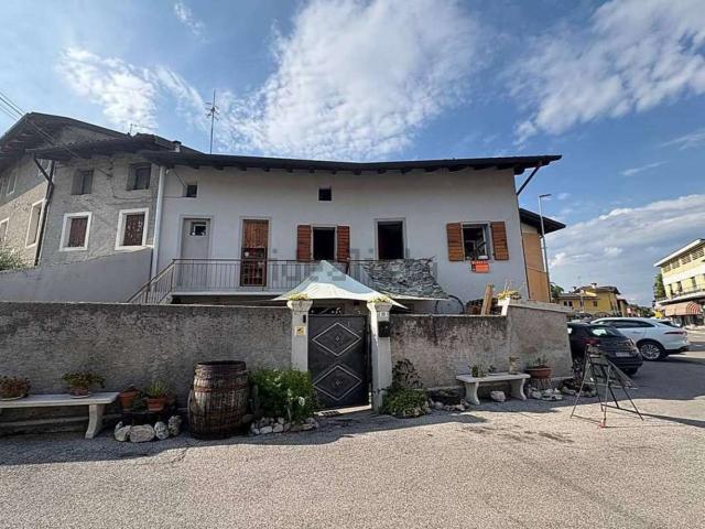 Villetta indipendente in vendita di 127 m² in Via Monte Grappa, 85