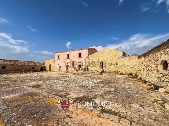 Villetta indipendente in vendita di 1284 m²